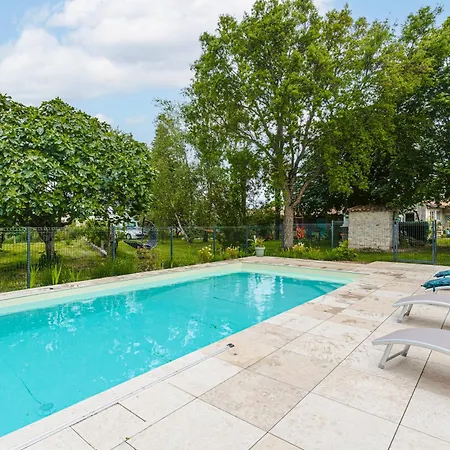 Holiday home Les Cigognes