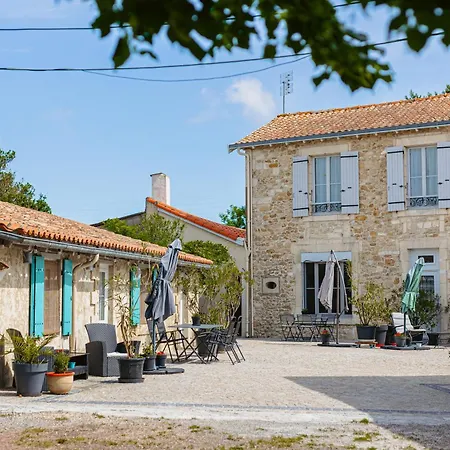 Les Cigognes Marennes (Charente-Maritime)